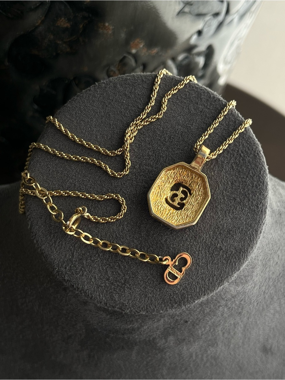 Authentic Vintage Dior CD Logo Monogram Stone Black Enamel Gold Chain Necklace - Picture 3 of 3